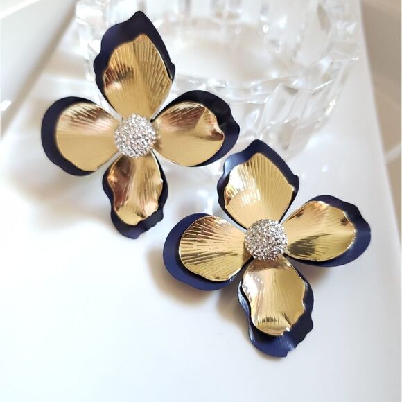 New! Zara Floral Post Back Earrings - Picture 1 of 11